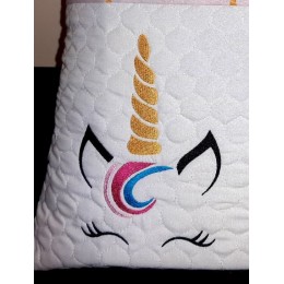 Unicorn jeune embroidery design