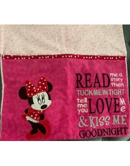 minnie mouse with read me a story