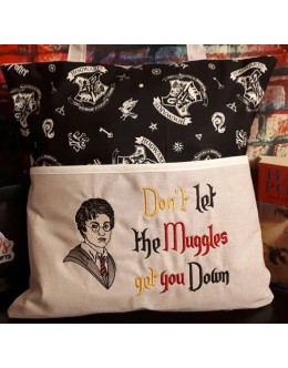 Harry border with don't let reading pillow embroidery designs